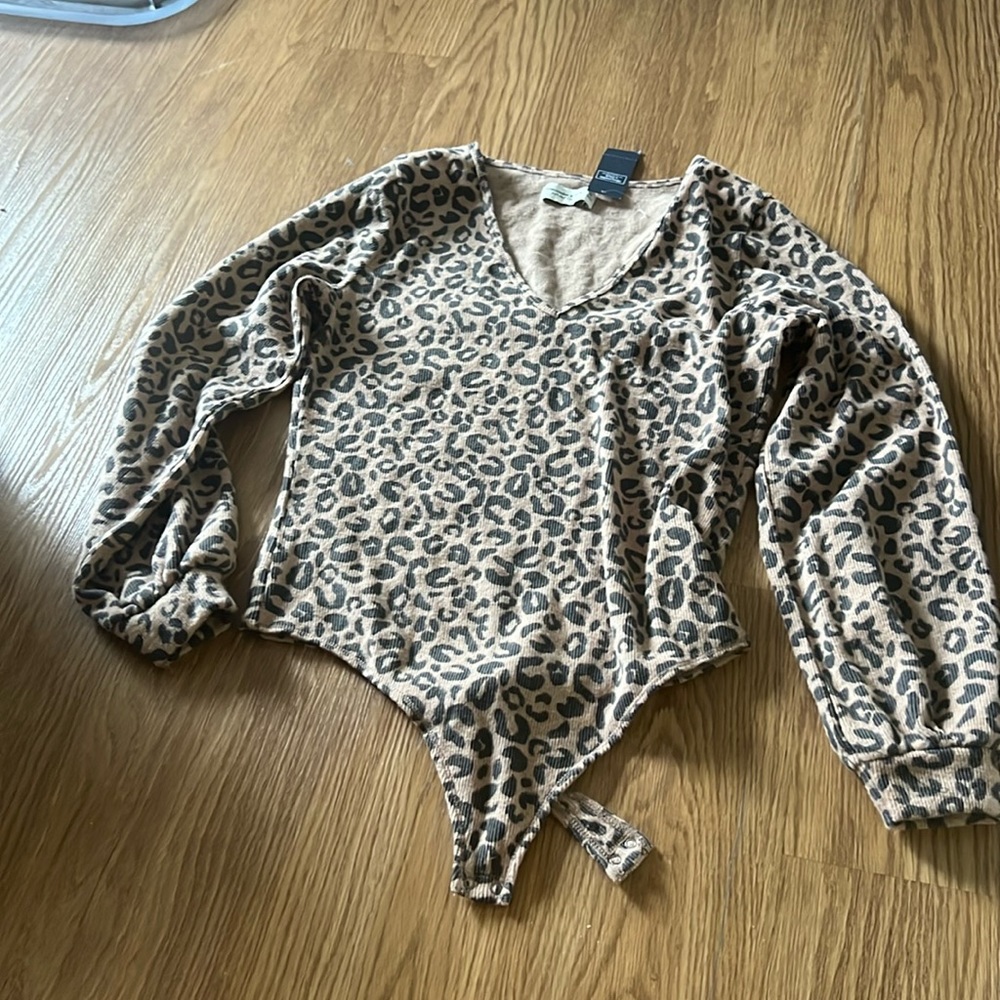 Abercrombie soft a&f cozy bodysuit - cheetah print NWT size XL